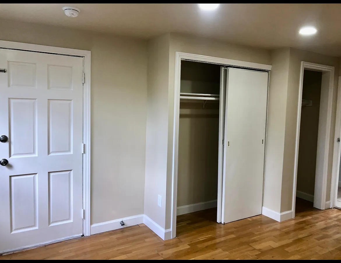 Studio, 500 sqft, $1,890 — Photo 2