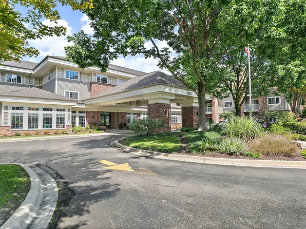 605 Barrington Ave APT 226, Dundee, IL 60118