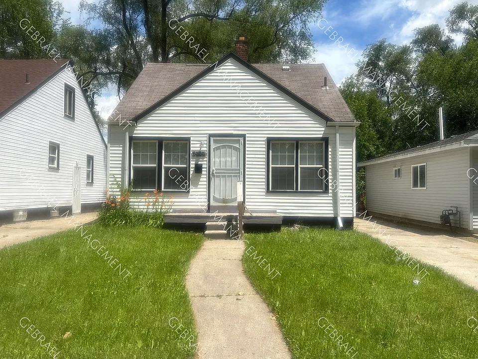 8606 Strathmoor St