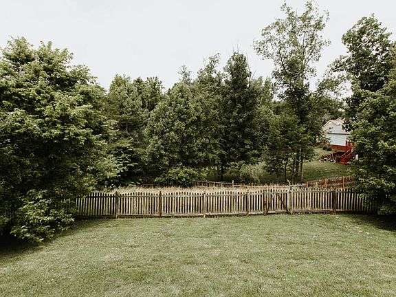 4th image of 2440 Amber Dawn Ln #2