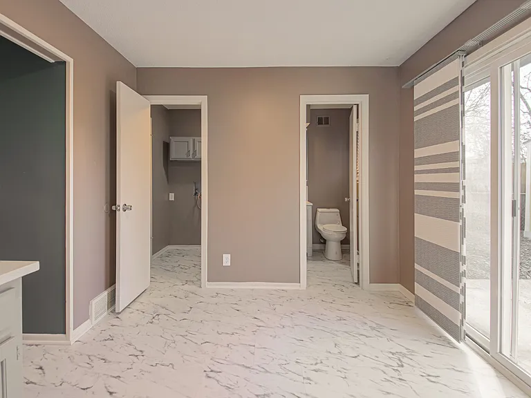 8596 Perry Ln — Photo 9