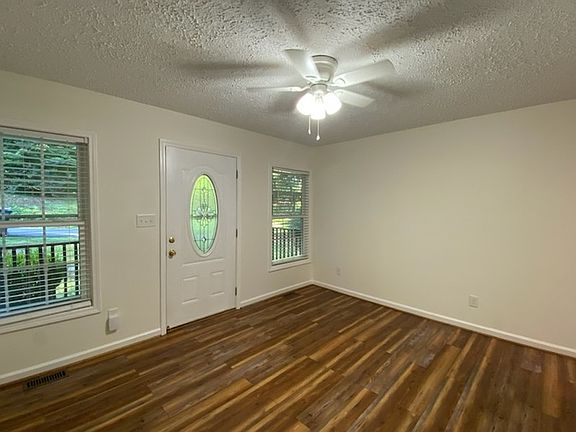 4th image of 107 Oak Dr