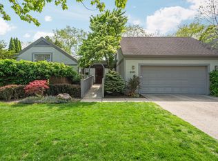 2245 Chaucer Ct, Ann Arbor, MI 48103