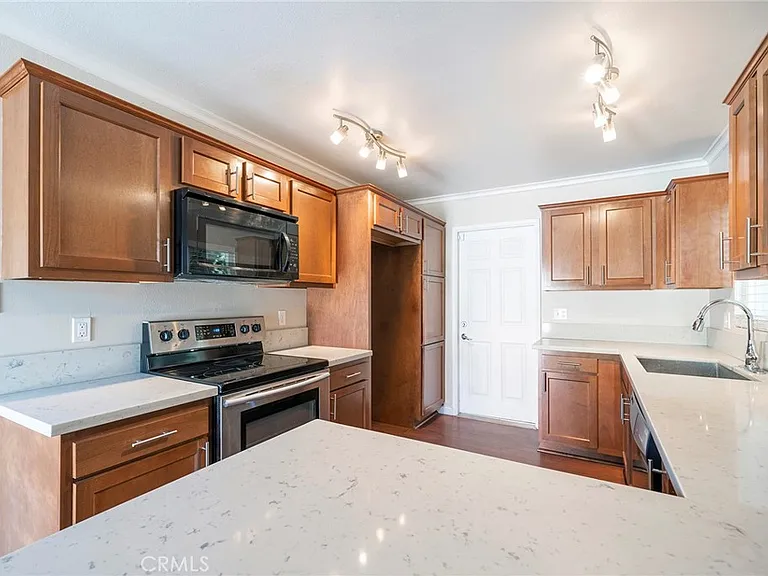 5125 W Crystal Ln — Photo 6