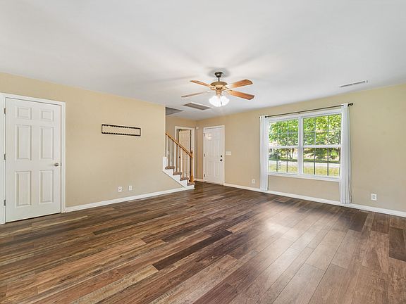 5th image of 202 Grace Ave