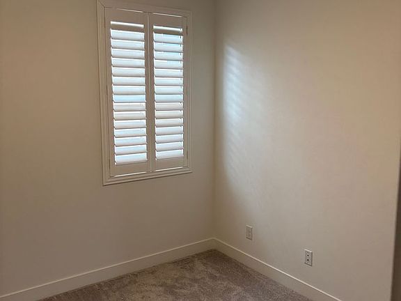 5th image of 32392 N 122nd Ln
