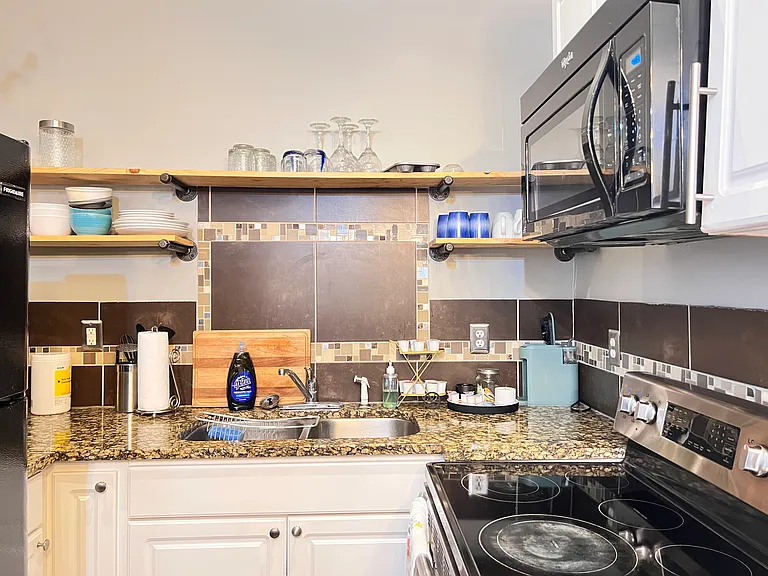 2407 N Capitol Ave #1 — Photo 10