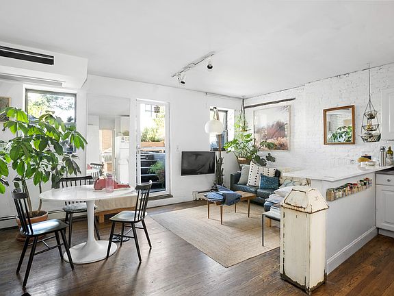 2nd image of 85 Clay St #87