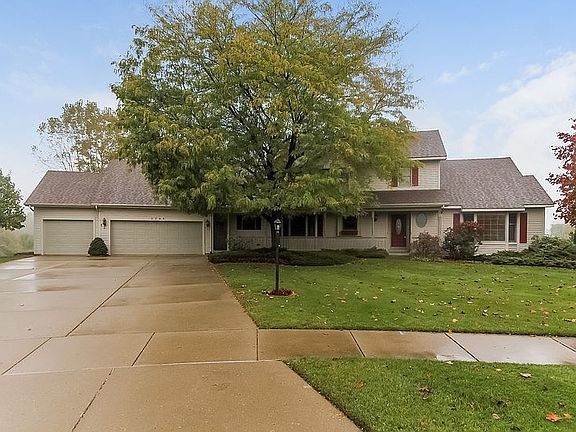 3rd image of 2745 Railside Ct SW