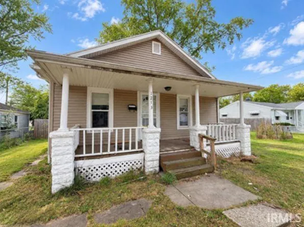 1213 Huey St, South Bend, IN 46628