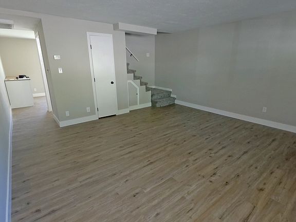 5th image of 1465 Arthur Dr
