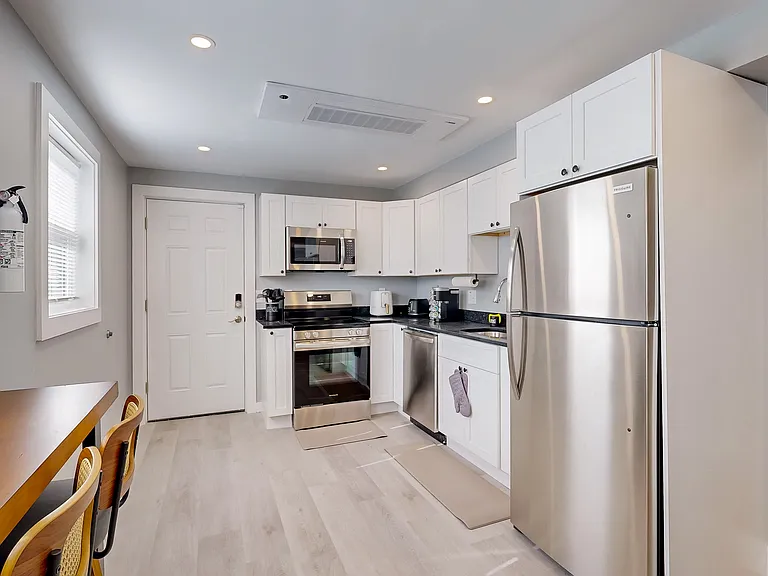 44 Hall St #0 — Photo 11