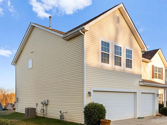 3rd image of 10059 Highland Creek Cir