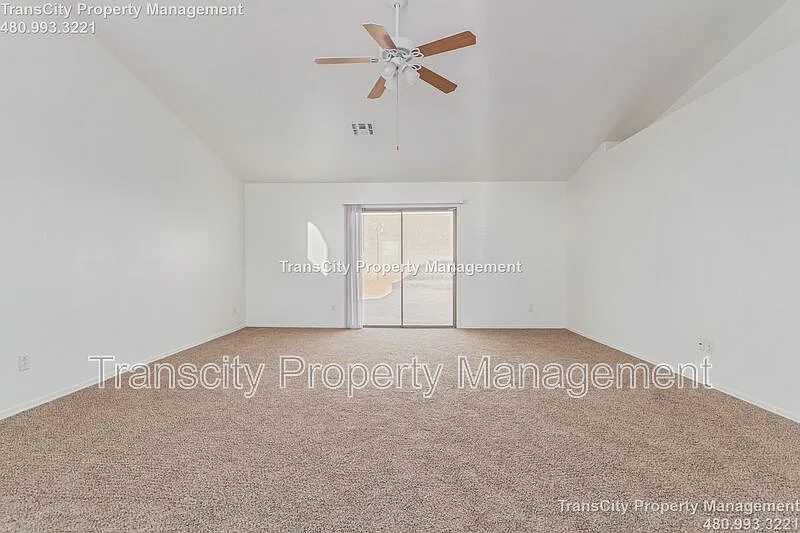 3 bed, 2.0 bath, 1348 sqft, $1,875 — Photo 4