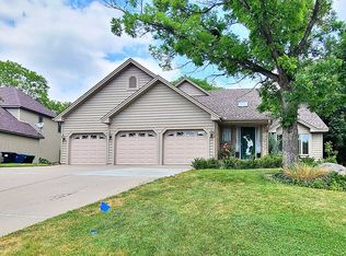1672 Kristin Ct NE, Fridley, MN 55432
