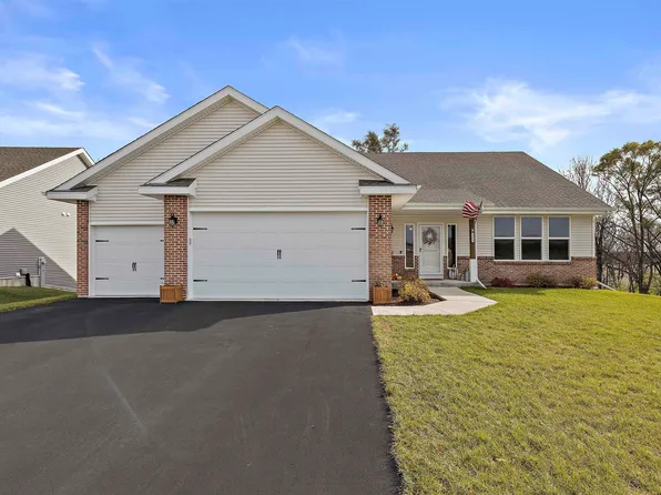 9893 Lismore Rd, Roscoe, IL 61073