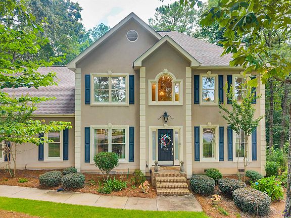 3rd image of 203 Westbury Ct