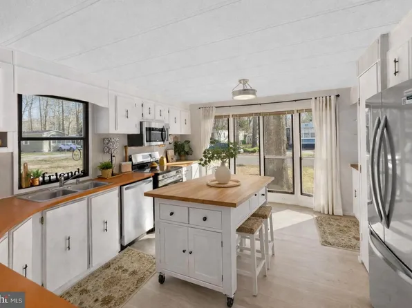 30217 Holly Ln, Lewes, DE 19958