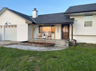 755 S Alda Ave, Juniata, NE 68955
