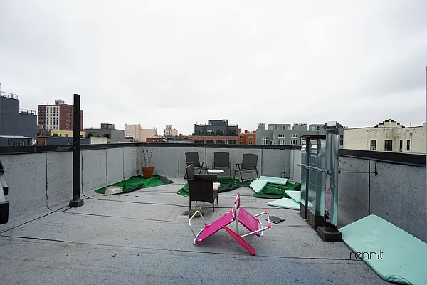 Rented by Rennit Inc. | media 50