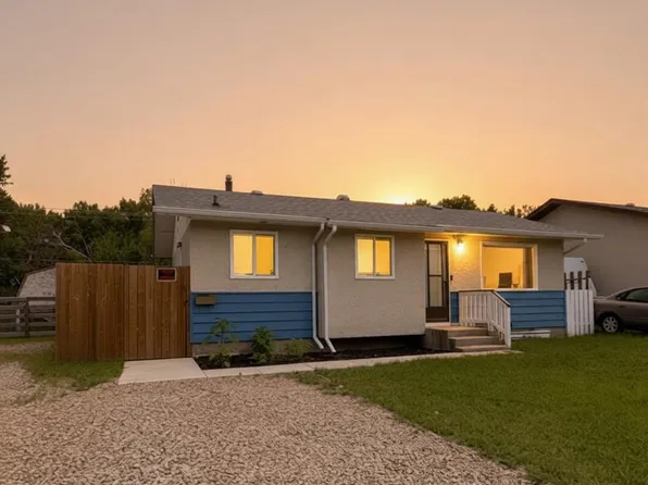 1982 13th STREET W, Prince Albert, SK S6V 3K5
