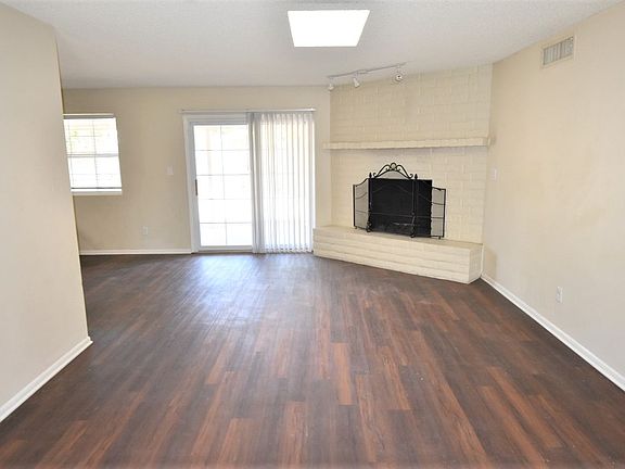 3rd image of 4632 W Poinsettia Dr
