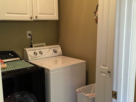 3rd image of 90 Brookstone Crst