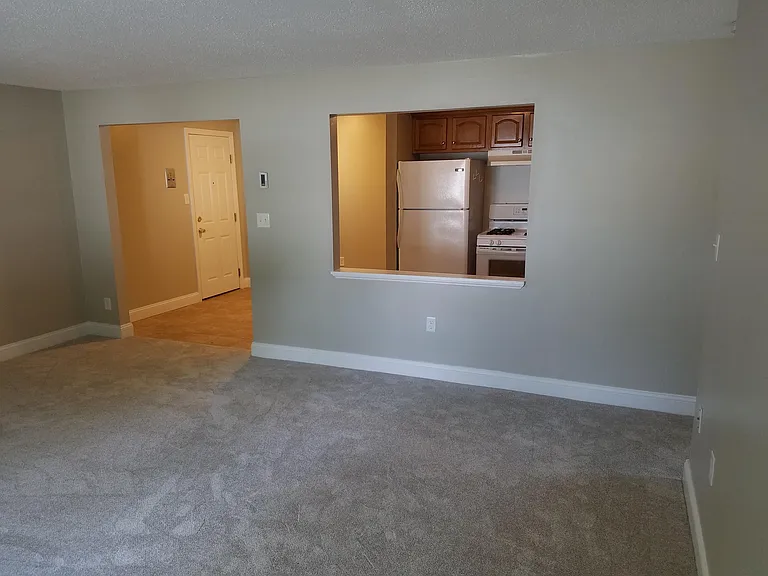 17 Anderson Ave #D — Photo 8