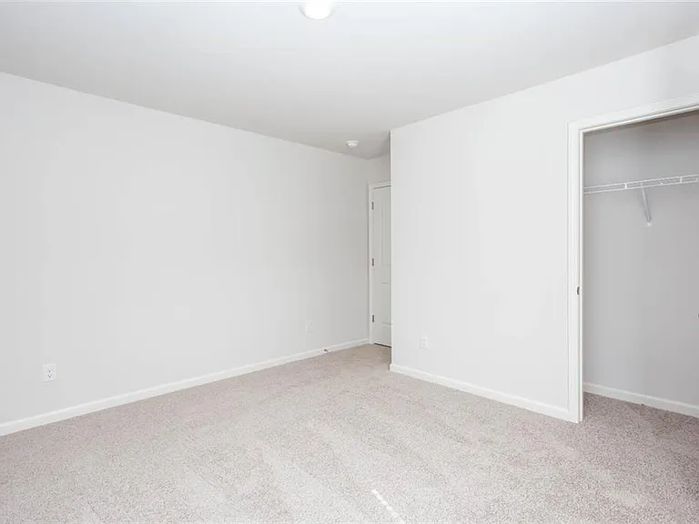 61 Grove Springs Ct — Photo 30