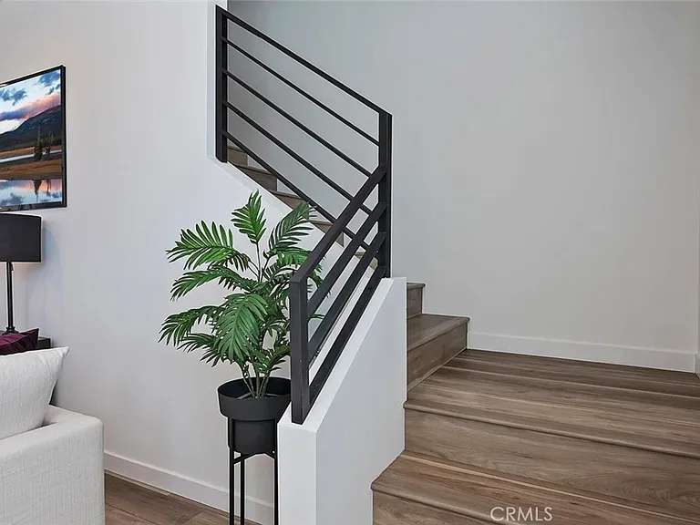 13538 Vanowen St #4 — Photo 15