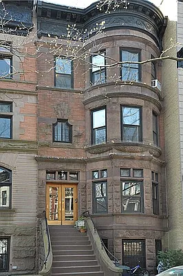 Sold by Realty Collective | media 8