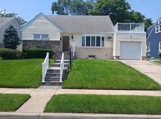 2306 Charing Cross Rd, Baldwin, NY 11510