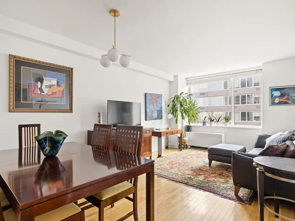 120 Riverside Boulevard image 1 of 15