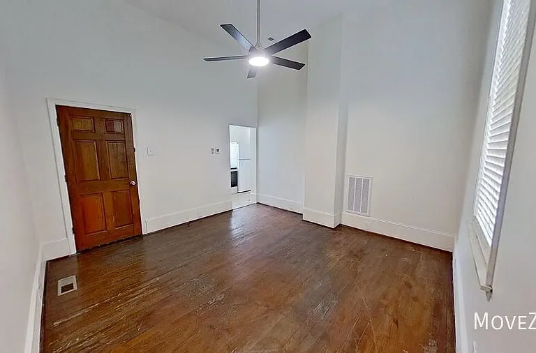 209 E Peace St #B — Photo 20