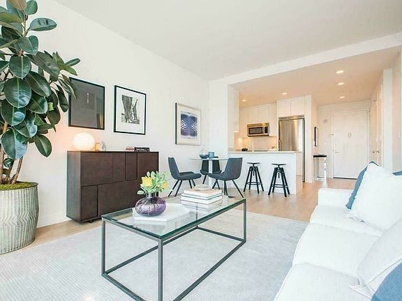 5th image of 160 Madison Ave APT 24D