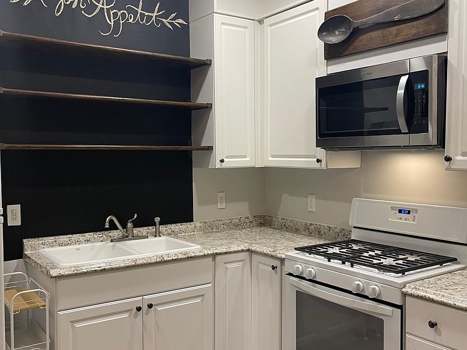 Farmhouse style open kitchen