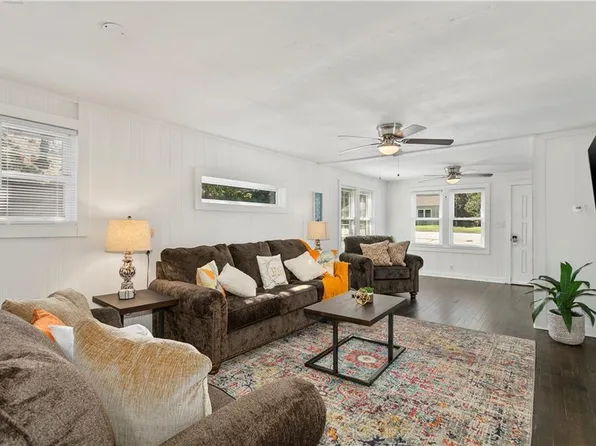 3703 S Sterling Ave, Independence, MO 64052