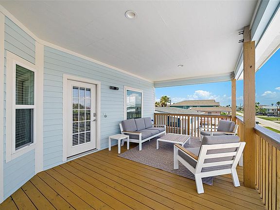 3rd image of 4030 Navarro Dr