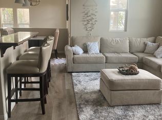 288 Riverdale Ct, Camarillo, CA 93012