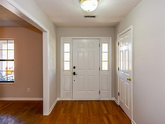 3rd image of 1227-1227 Newcastle Way