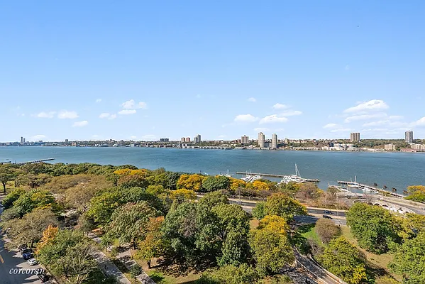 Sold by Corcoran | media 21