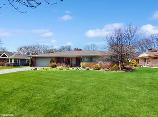 7421 N Crossway Rd, Fox Pt, WI 53217