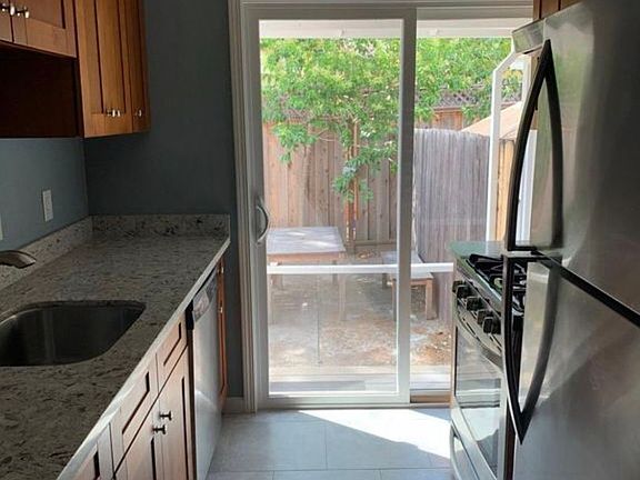 4th image of 16 Garden Ln