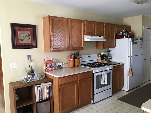 4th image of 425 Hartland Dr