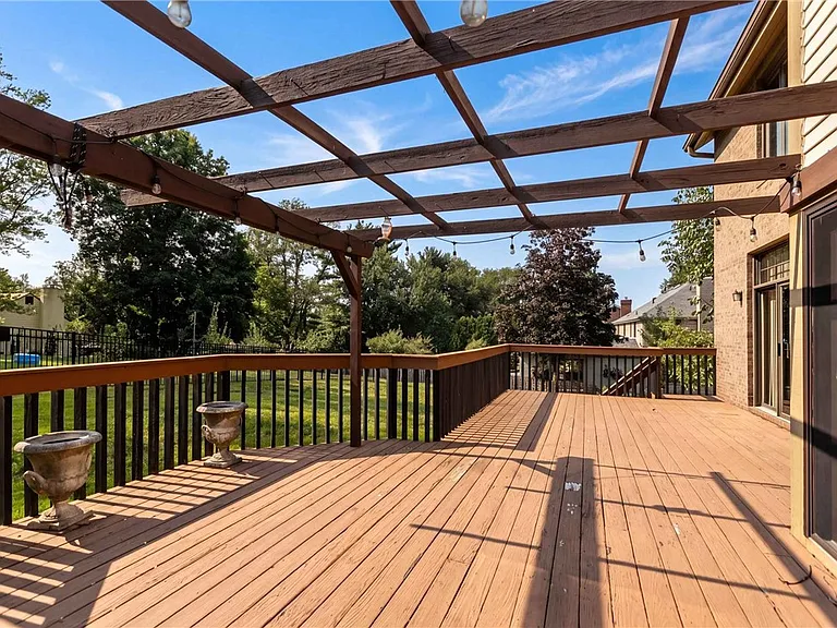 2501 Birchwood Ct — Photo 28