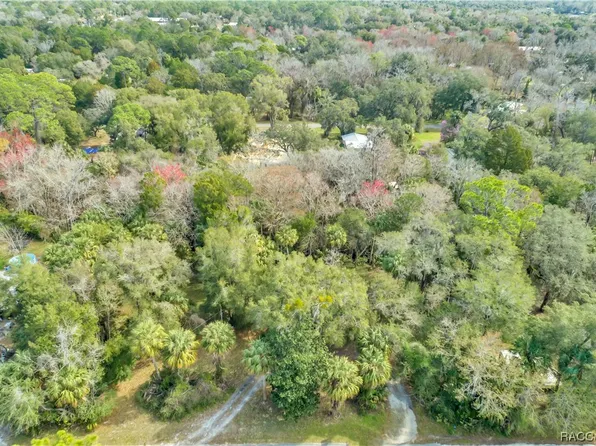 175 Park St, Inglis, FL 34449