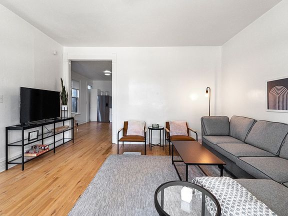5th image of 1032 W Washington Blvd #1