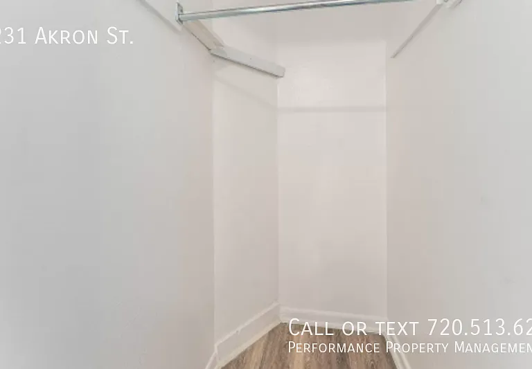 1231 Akron St — Photo 11