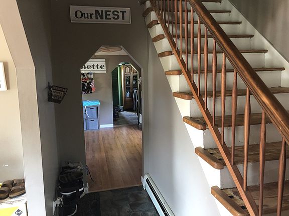 4th image of 132 College Ave