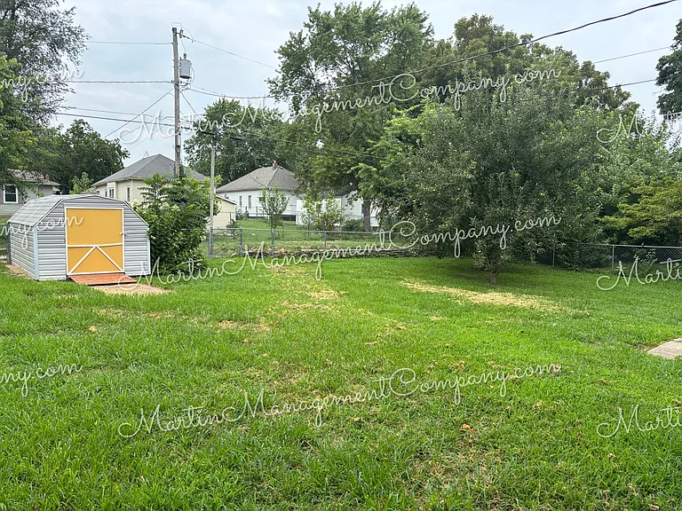 1910 S Quincy Ave — Photo 23